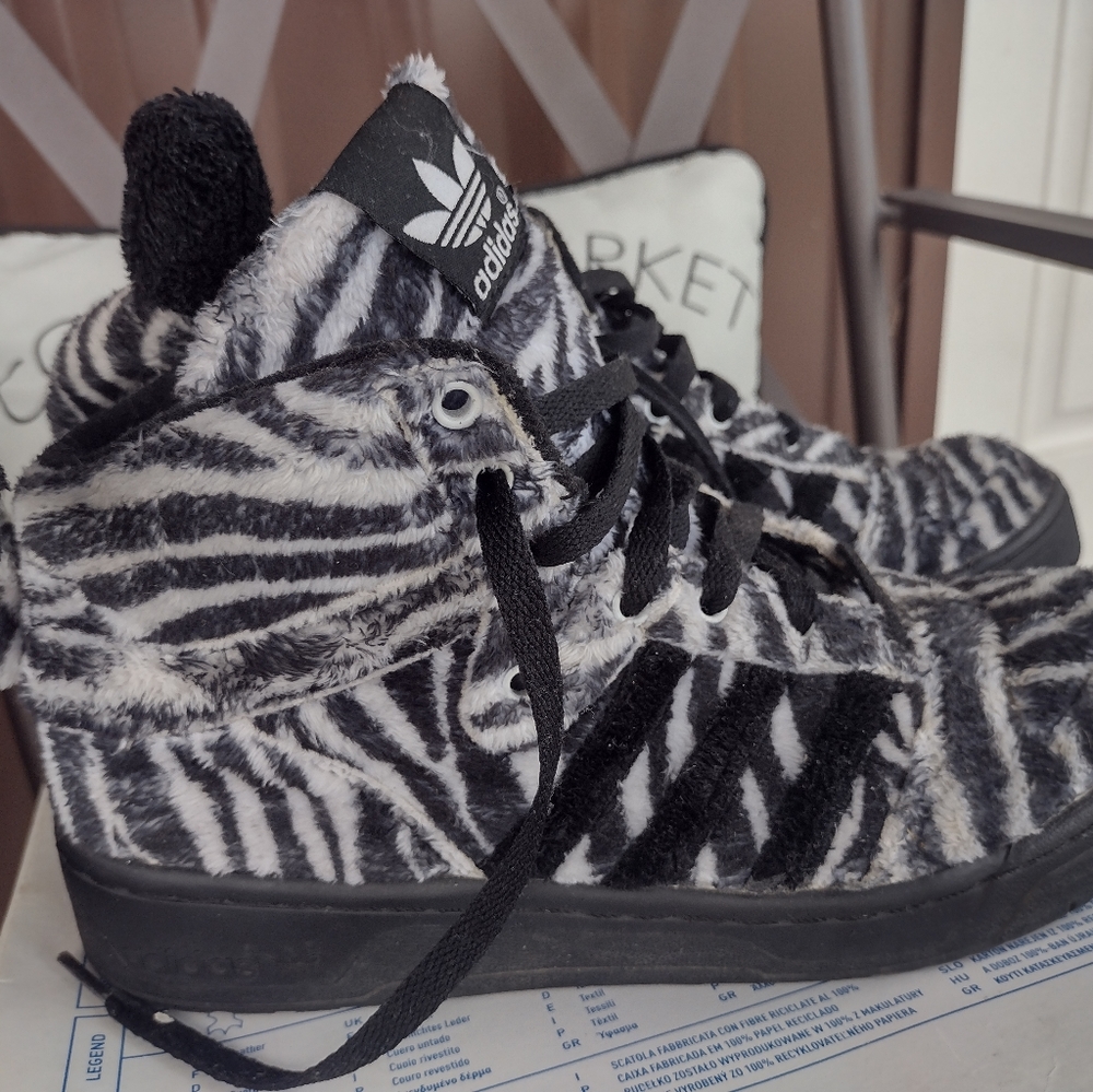 Adidas Zebra Women 10 / Men 8